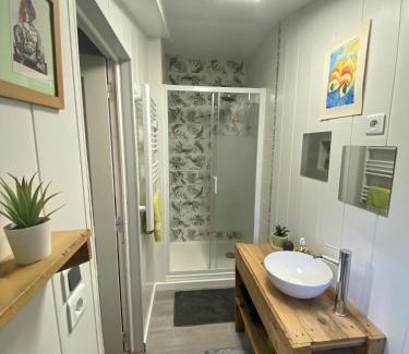 Quartier du vieux cimetiere House | Chambre à la venelle