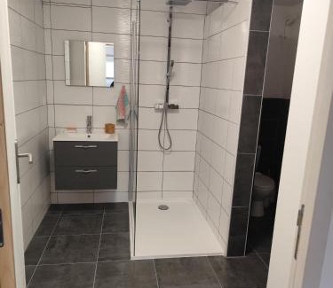 Luc-la-Primaube House | Chambre à louer de 2 à 5 personnes