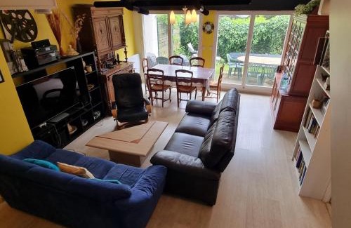 Rosny-sous-Bois House | Chambre 15 m SDB et toilettes privatives