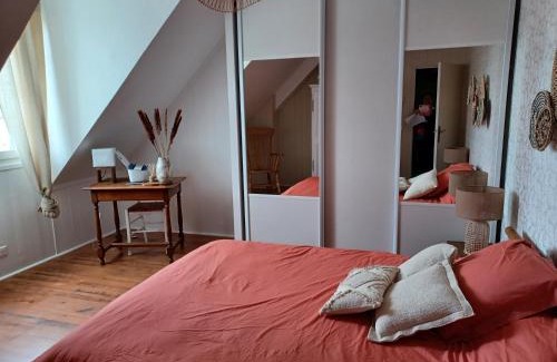 Pruille-le-Chetif House | Chambre avec sdb