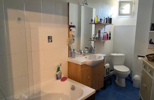 Val-d'Ize House | Chambre chez Laurence