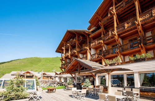 Huez Apartment | Chambre communicante, balcon, ski aux pieds