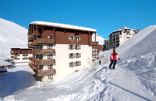 Les Boisses Condo | Chambre Confortable avec une Cheminée + Parfait pour les Skieurs | Vos Prochaines Vacances de Ski