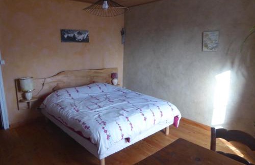 Le Freney-d'Oisans House | chambre d'hôte calme au milieu d'un jardin au Freney d'oisans