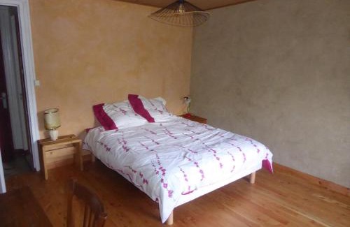 Le Freney-d'Oisans House | chambre d'hôte calme au milieu d'un jardin au Freney d'oisans