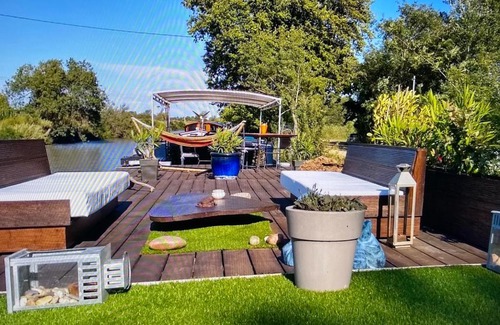 Portiragnes Bed & Breakfast | Chambre d'hôte insolite sur une péniche