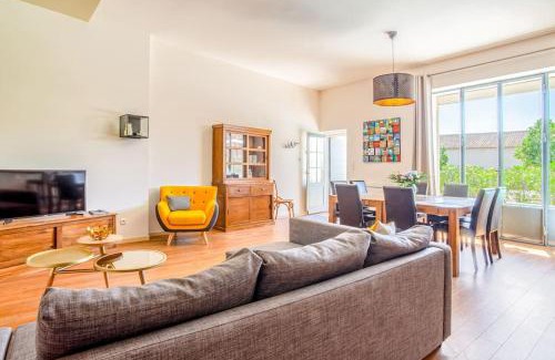 Montagnac House | Chambre d'hôtes avec piscine proche de la mer