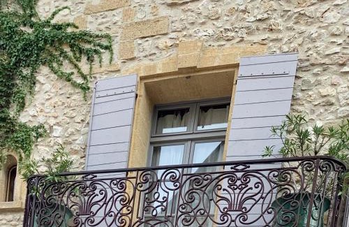 Collias Bed & Breakfast | Chambre d'hôtes "Commanderie"