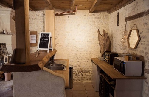 Montils Other | Chambre D'hôtes: Fins Bois Piscine, Ludothèque, Rétrogaming