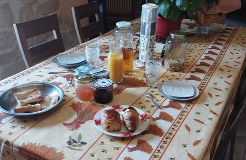 La Tour-d'Aigues House | Chambre d'hôtes les coquelicots