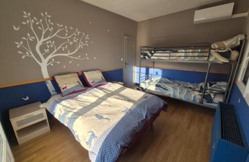 Nouzilly House | Chambre dans un appartement independant de l habitation
