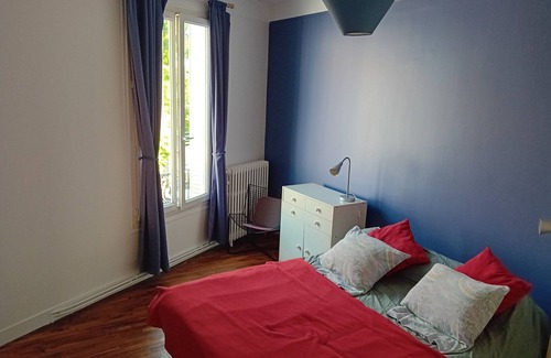 Parapluies Bed & Breakfast | Chambre hôte in Fontenay/bois near Paris and Bois Vincennes RER A & metro 15 min away