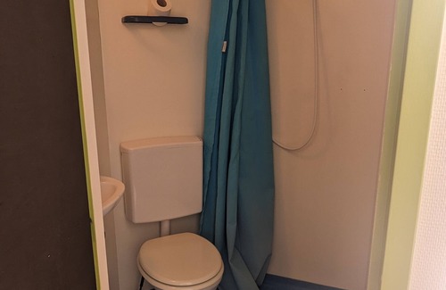Lully Apartment | Chambre Indépendante Avec Cabine de Douche