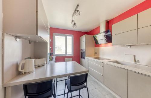 Les Epinettes House | Chambre orange 4