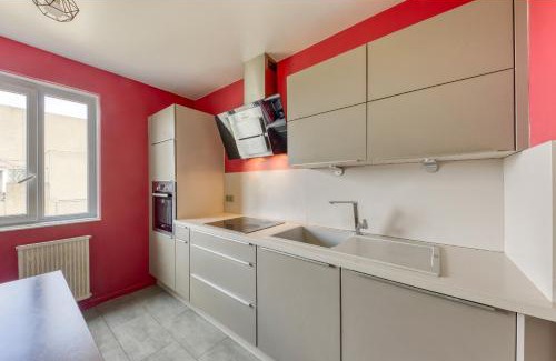 Les Epinettes House | Chambre orange 4