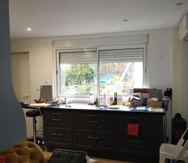 Saint-Ouen-l'Aumone House | Chambre ou calme