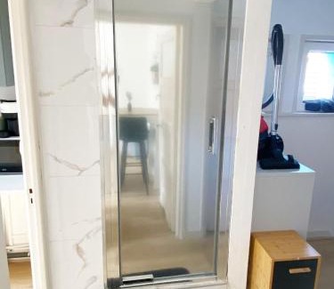 Le Portel Apartment | Chambre privée à 50 m de la plage salle de bain et cuisine commune