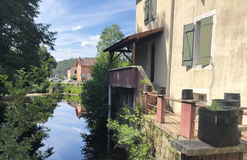 Fresse-sur-Moselle Bed & Breakfast | Chambre Privée Gaston - Vue sur Rivière
