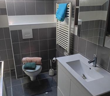 Pallud House | Chambre - Sdb Privative - Super Vue