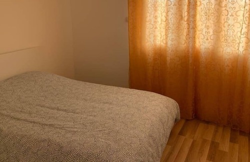 Vigneux-sur-Seine Apartment | Chambre spacieuse et lumineuse est parfaite pour des vacances en famille