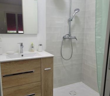 Ahetze House | chambre spacieuse et calme