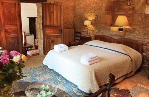 Beynac-et-Cazenac Bed & Breakfast | Chambres d'hôtes avec Piscine la Rossillonie