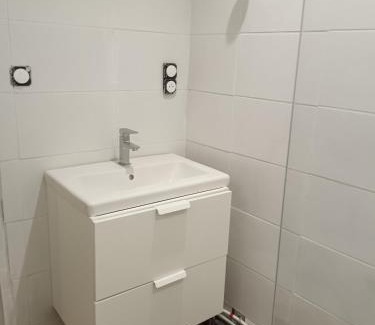 Tarascon Bed & Breakfast | Chambres d'hôtes indépendantes au rez-de-chaussée d'une maison provençale dont une avec cour intérieure