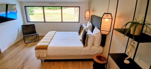 La Menardais Apartment | Chambres d'hôtes 'La Clairière aux Chênes'