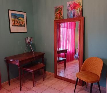 Saint-Paul-Trois-Chateaux House | Chambres Tricastine et Venise