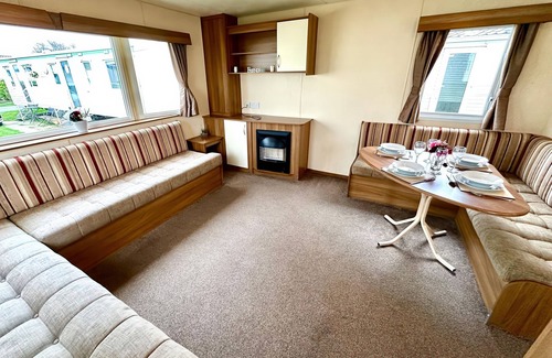 Whitley Bay Cottage | CHAMKI LODGE, pet friendly, with pool in Whitley Bay