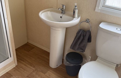 Whitley Bay Cottage | CHAMKI LODGE, pet friendly, with pool in Whitley Bay