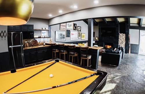 Mammoth Lakes Condo | Chamonix #70 - Near Yearly Outdoor Activities!