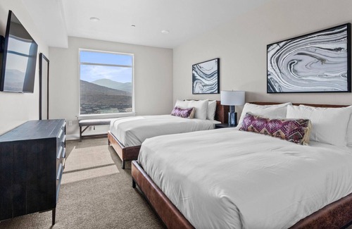 Park City Resort | Chamonix Mountain Retreat: New 4BR, Luxurious Amenities, Kitchen, Stunning Views