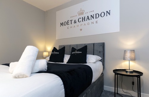 Darlington House | Champagne House - 3 Bedroom Townhouse