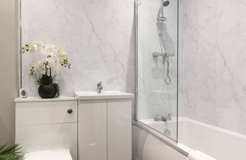 Darlington House | Champagne House - 3 Bedroom Townhouse