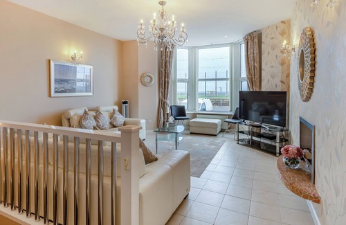 Bispham Cottage | CHAMPAGNE SUITE, country holiday cottage, with a garden in Bispham