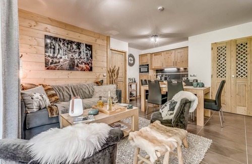 Champagny-en-Vanoise Apartment | Champagny-en-Vanoise: 2BR Apt, 2 Baths, 6 Guests, Balcony, WIFI