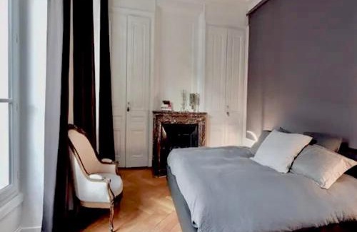 Champs-Elysees Apartment | Champs-Elysées & George V