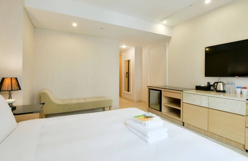 North District Hotel | Champs Elysees Hotel