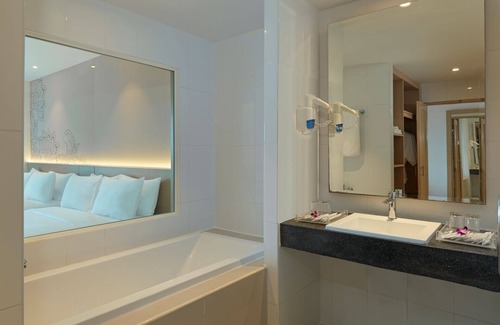 Kata Hotel | Chanalai Flora Resort, Kata Beach