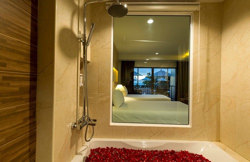 Kata Hotel | Chanalai Garden Resort, Kata Beach