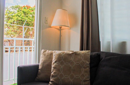 Ponce Centro Apartment | Chandelier 202