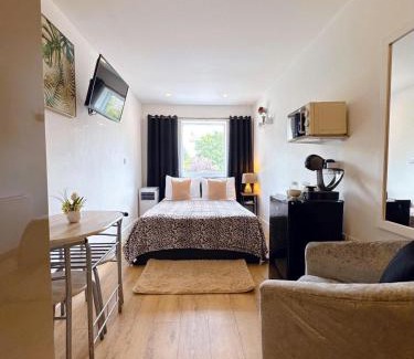 Lambeth House | Chanel Ensuite Double Room