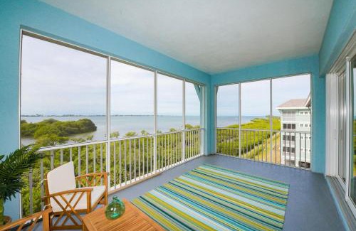 Whitney Beach House | Changes in Latitude 403