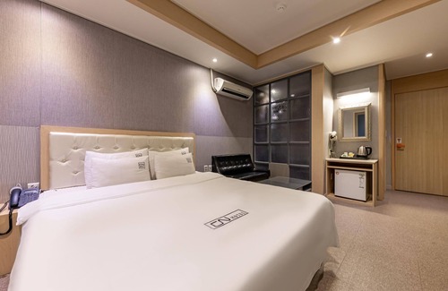 Jinhae-daero Hotel | Changwon Jinhae CN
