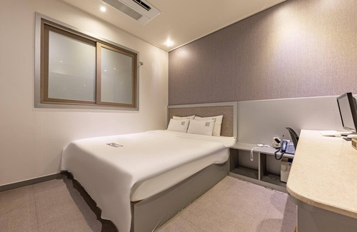 Jinhae-daero Hotel | Changwon Jinhae CN
