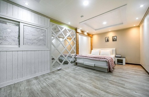 Changwon Hotel | Changwon Yongho-dong Cafe