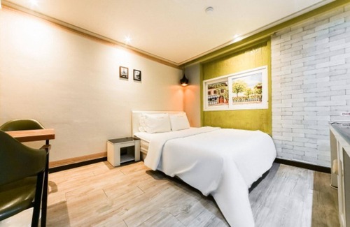 Changwon Hotel | Changwon Yongho-dong Cafe