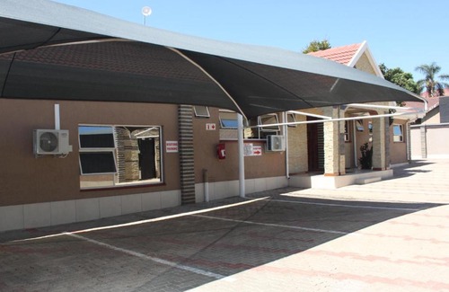 Kempton Park Cabin | Channel View Lodge