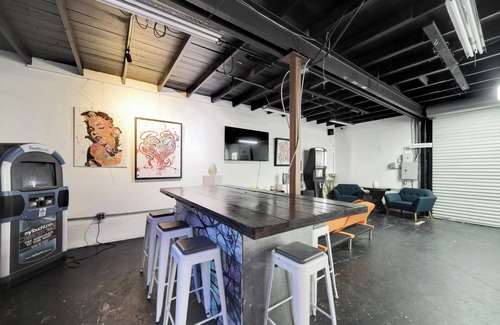 Channel District House | Channelside Charm - Downtown - Private Studio